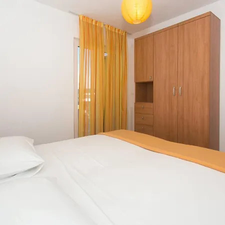 Guest house Charming With Private Balcony And City View Seget Donji *