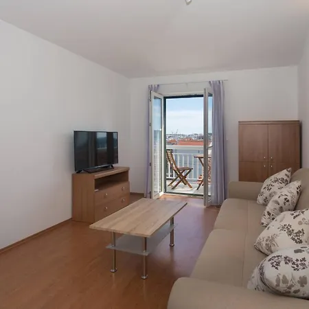 Guest house Charming With Private Balcony And City View Seget Donji