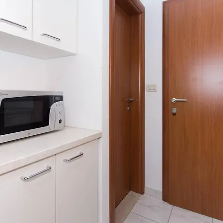 Guest house Charming With Private Balcony And City View Seget Donji *