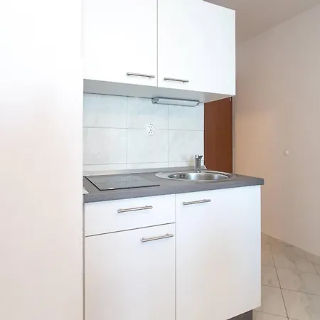 Charming With Private Balcony And City View Seget Donji