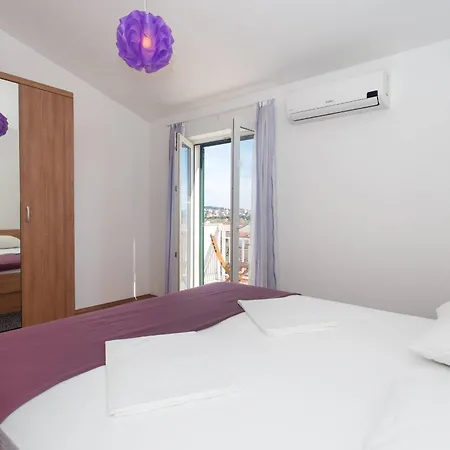 Guest house Charming With Private Balcony And City View Seget Donji *