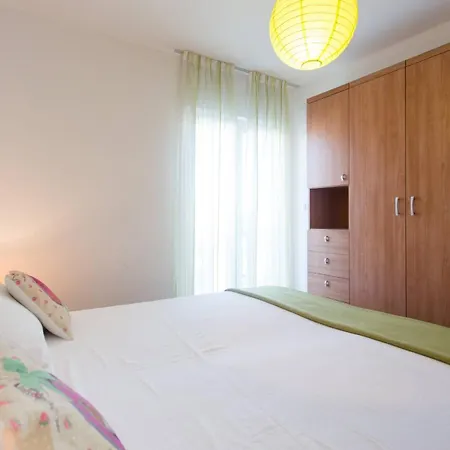 Charming With Private Balcony And City View Seget Donji