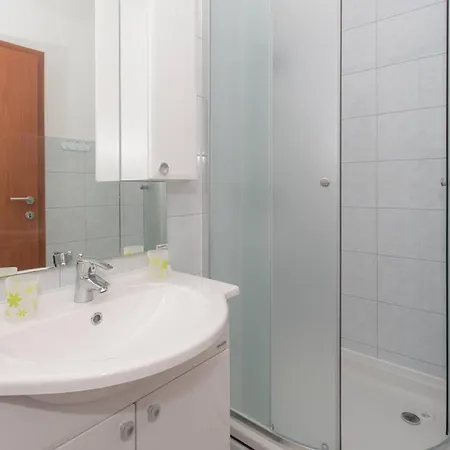 Guest house Charming With Private Balcony And City View Seget Donji