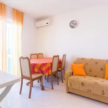 Charming With Private Balcony And City View Seget Donji * Trogir
